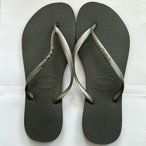 Havaianas Women Silver Slim Flip Flops - Picture 1 of 5
